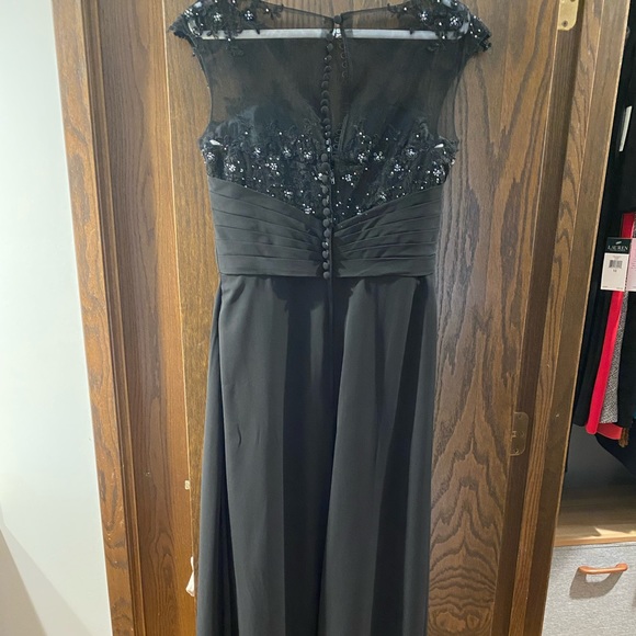 Mother of the Bride Dress - Picture 2 of 3